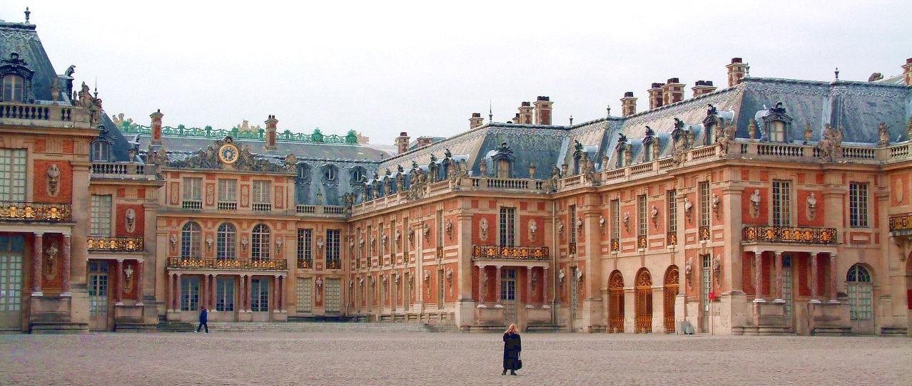 <p>Autor: Jules Hardouin Mansart</p><p>Dielo: Zámok Versailles</p>