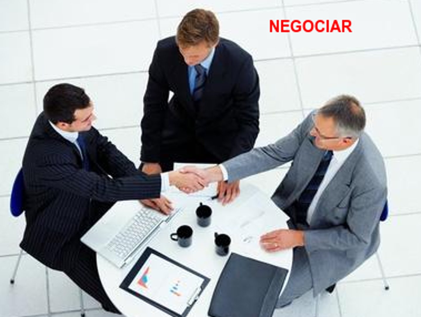 <p>negociar, tratar, lidar</p>