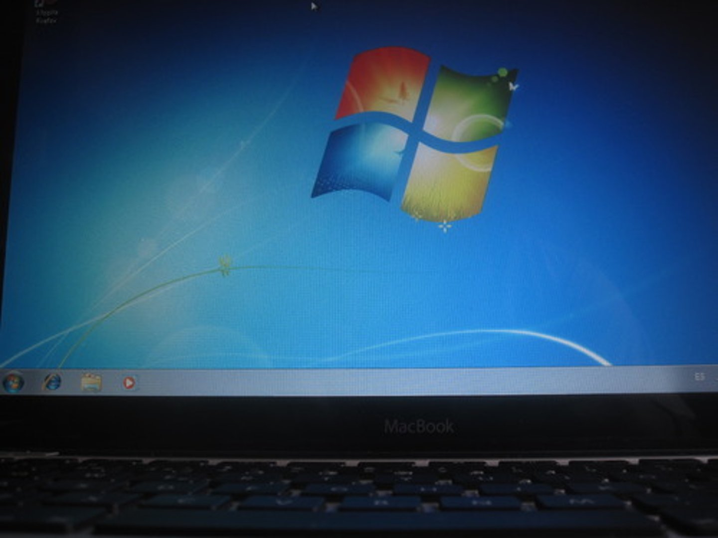 <p>software that manages the hardware, software and memory of a commputer as well as providing a user interface</p>