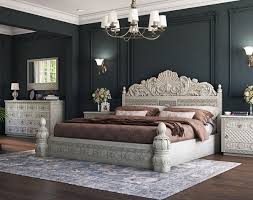 <p>king-sized bed</p>