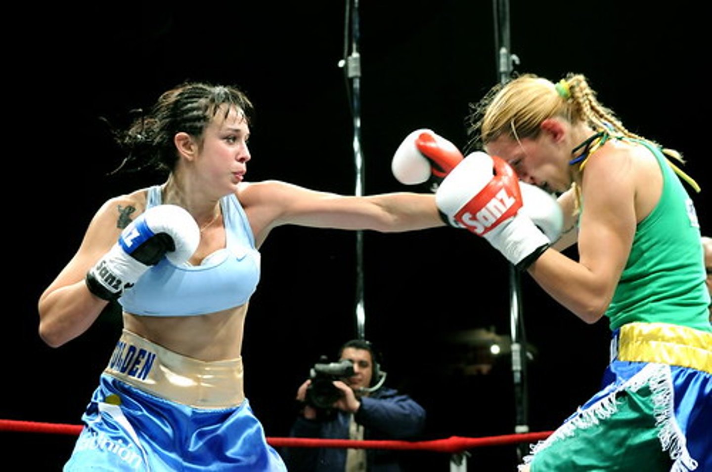 <p>to box</p>