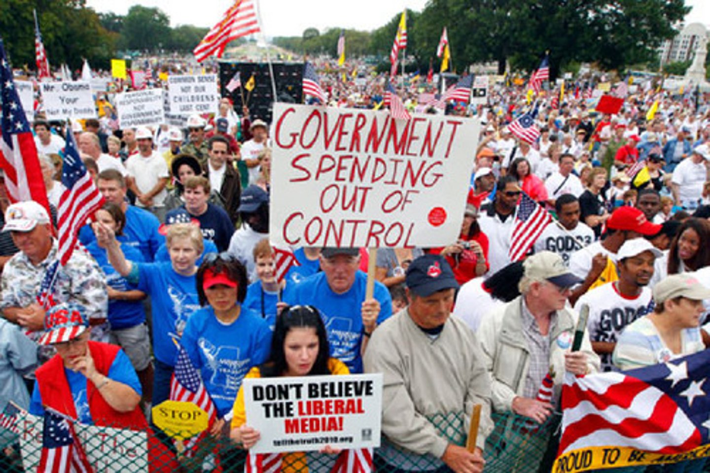 <p>a grassroots, conservative protest movement that opposed recent government actions, including economic stimulus spending and health care reform</p>
