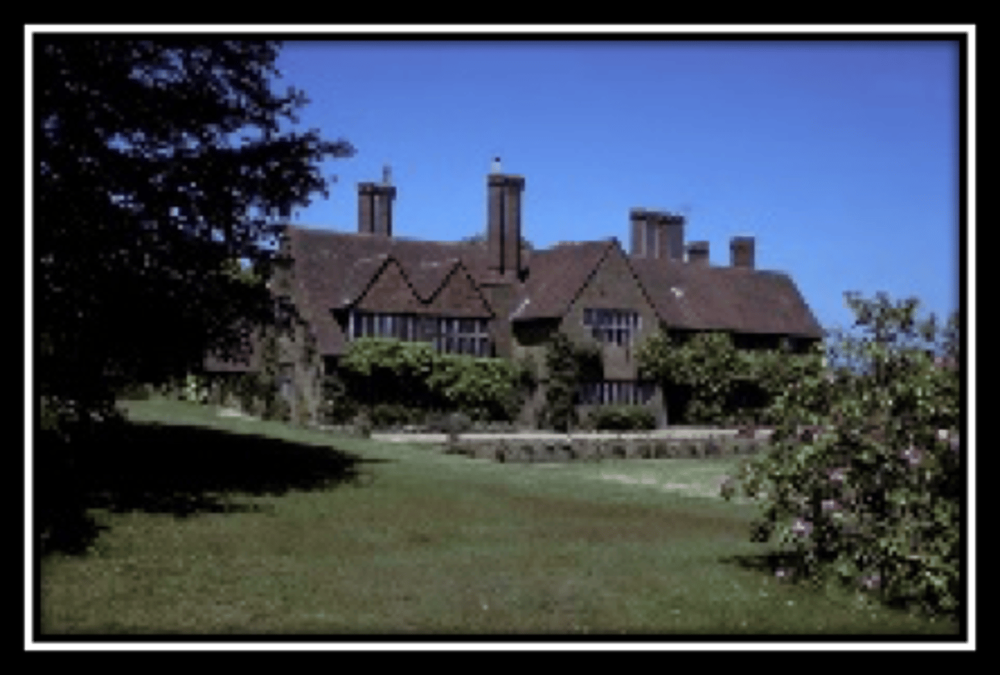 <p>English Arts and Crafts</p>