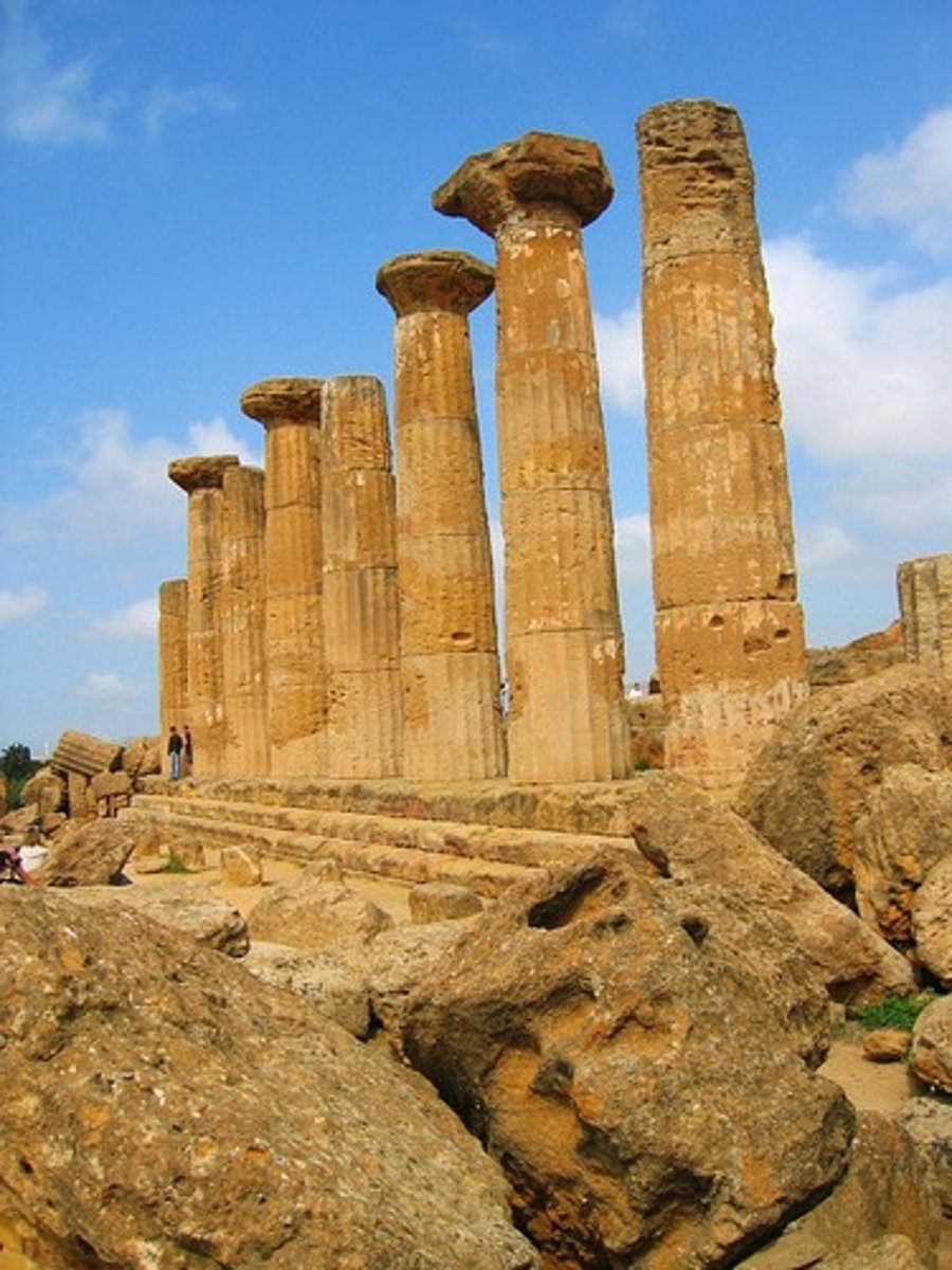 <p>this rests upon the base, is a long, narrow, vertical cylinder that in some orders is articulated with fluting.</p>
