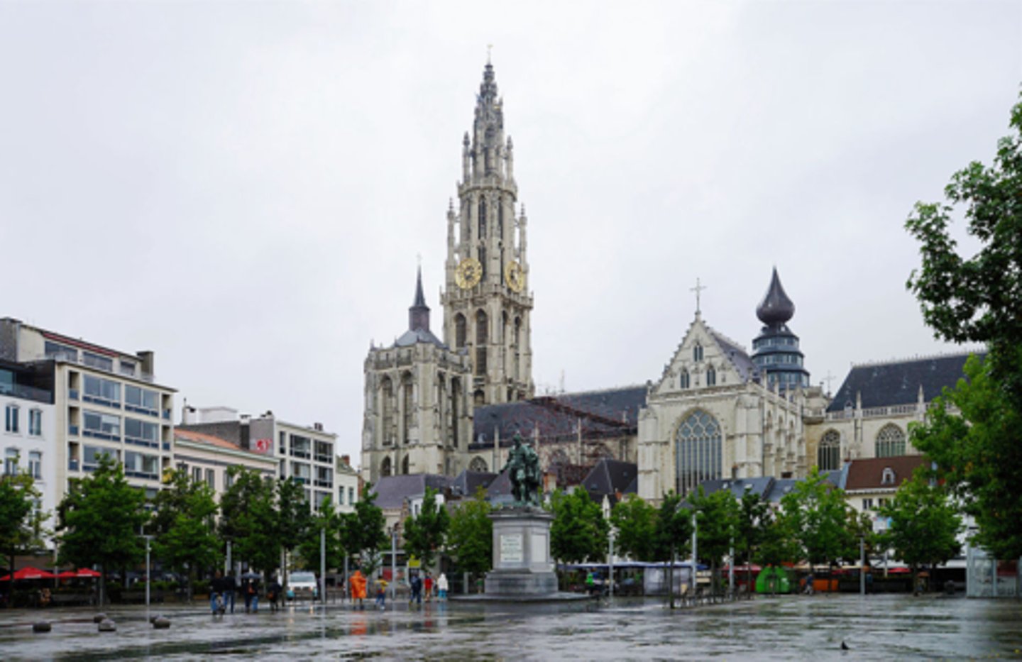 <p>Example of Belgian Gothic</p>