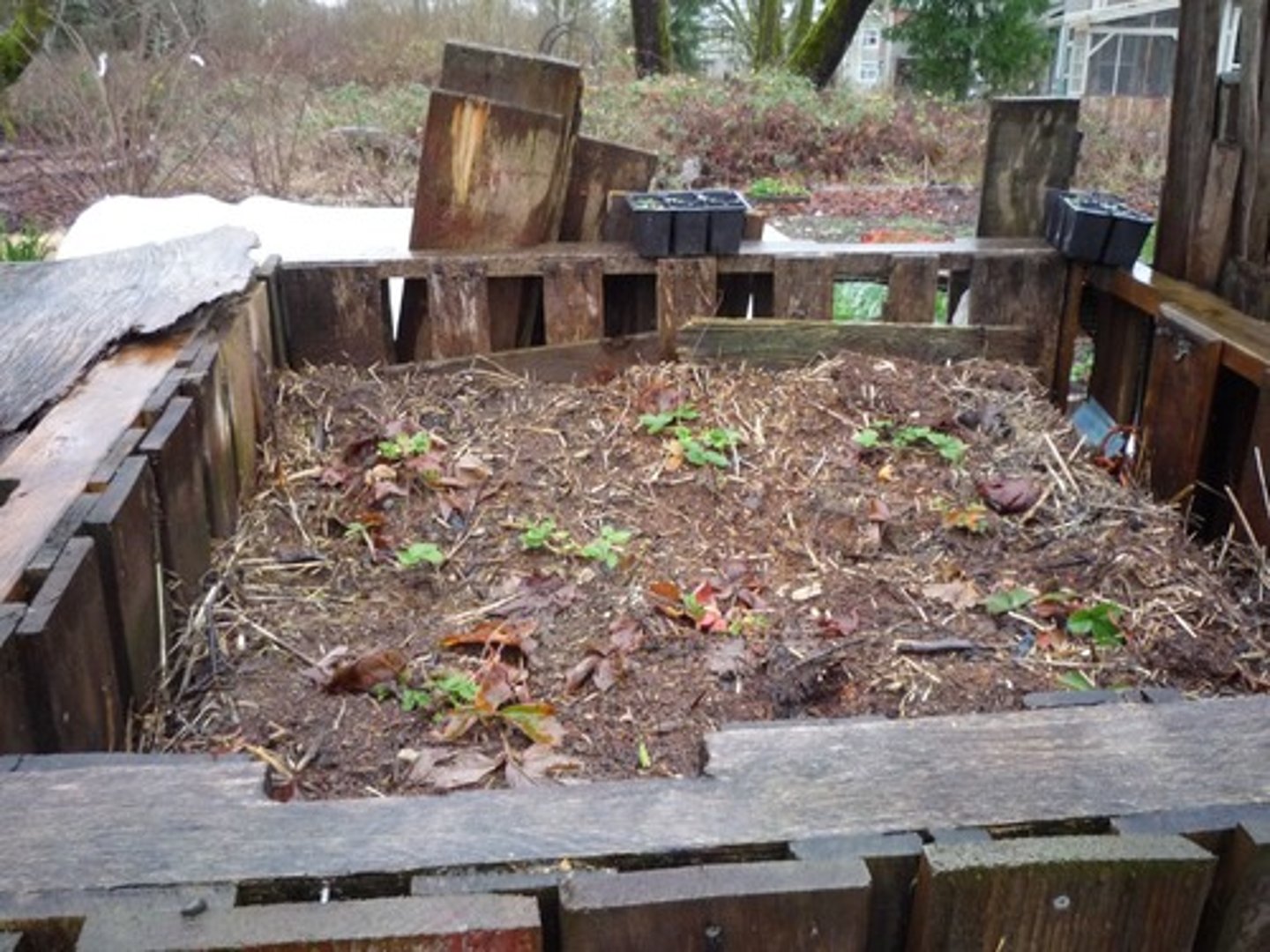 <p>The process of mixing decaying leaves, manure and other nutritive matter to improve and fertilize soil.</p>