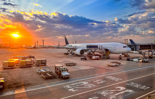 <p><strong>airport</strong></p><p></p><p>/ˈeə(r)ˌpɔː(r)t/ Noun</p>