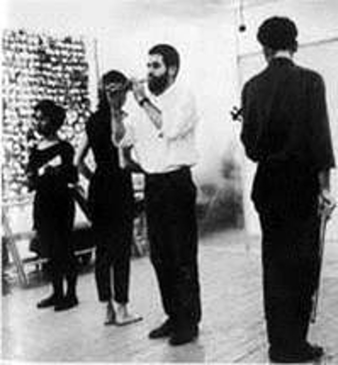 <p>allan Kaprow, ideas of chance, encounters, never the same</p>