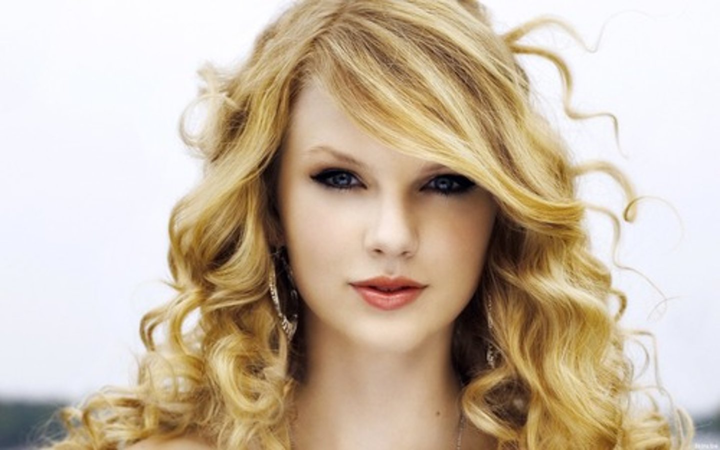 <p>blond</p>