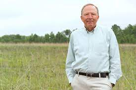 <p>Looked at competition between <em>Asterionella </em>and <em>Synerda </em>and their ability to utilize silica, found that they were both fine on their own but once mixed one preformed better than the other. Looked at plant distribution based on availability of nitrogen and moisture in the soil</p>