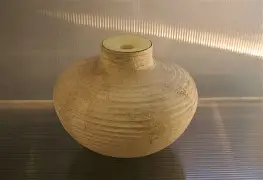 <p><span>pottery (n)</span></p>