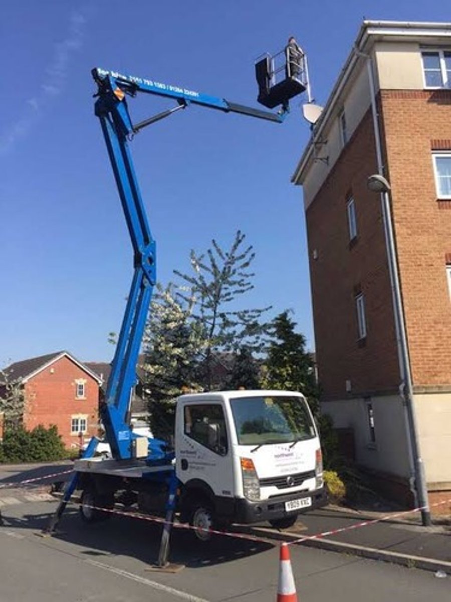 <p>Man Lift (Cheery Picker)</p>