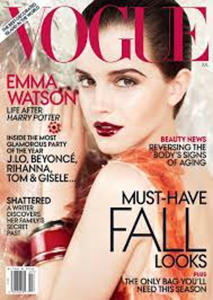 <p>/voʊɡ/ (n)<br>the state of being popular or fashionable for a period of time:<br>since hothouse production of tomatoes and other produce has been in vogue for some time</p>