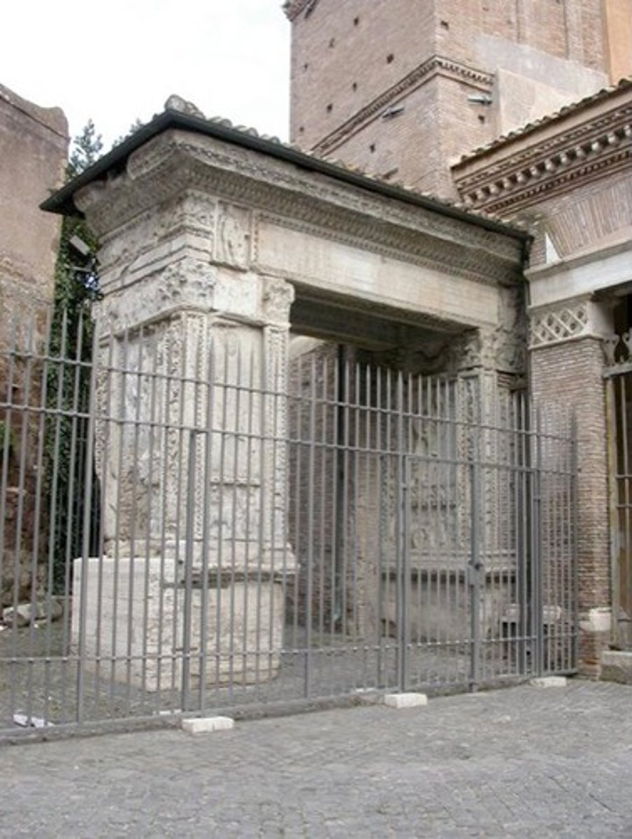 <p>-204 CE</p><p>-Septimius Severus, Caracalla, and damnatio memoriae Geta</p><p>-Triumphal friezes</p>
