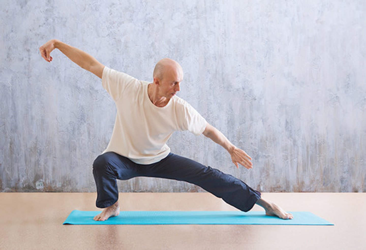 <p>This practice is a set of slow, tensionless movements that circulate chi in order to keep the body mentally and physically fit.</p>
