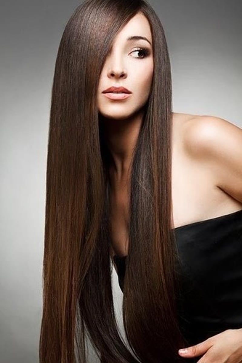 <p>straight hair</p>