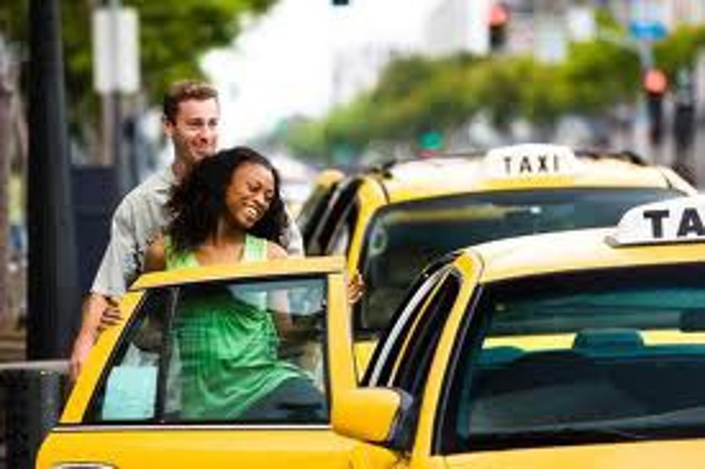 <p>to take a taxi</p>