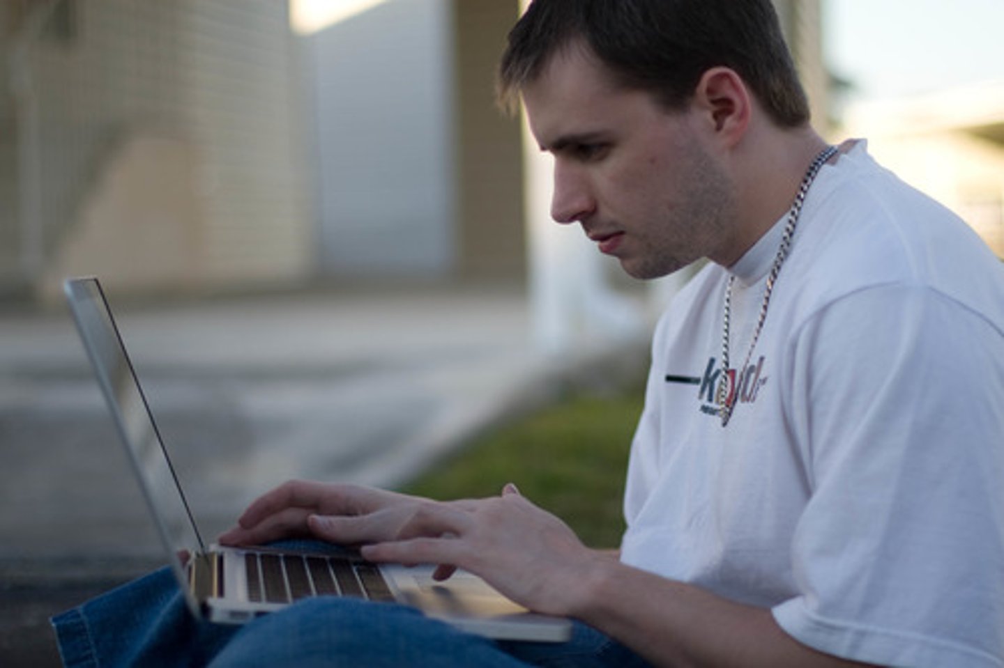 <p>a programmer (male)</p>