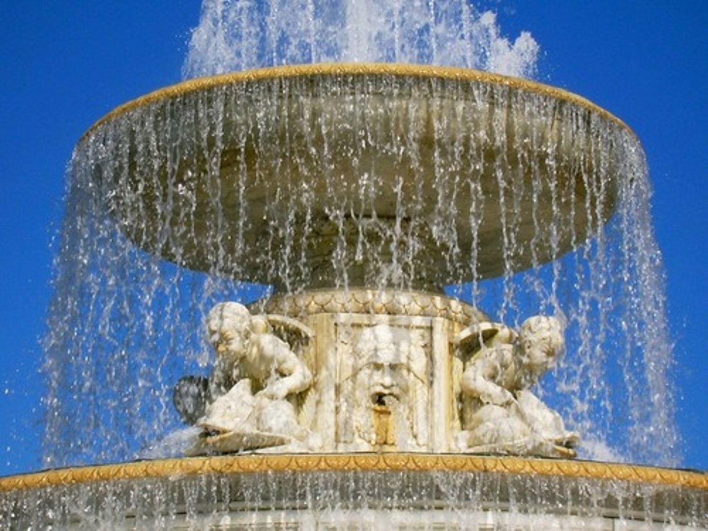 <p>the fountain</p>