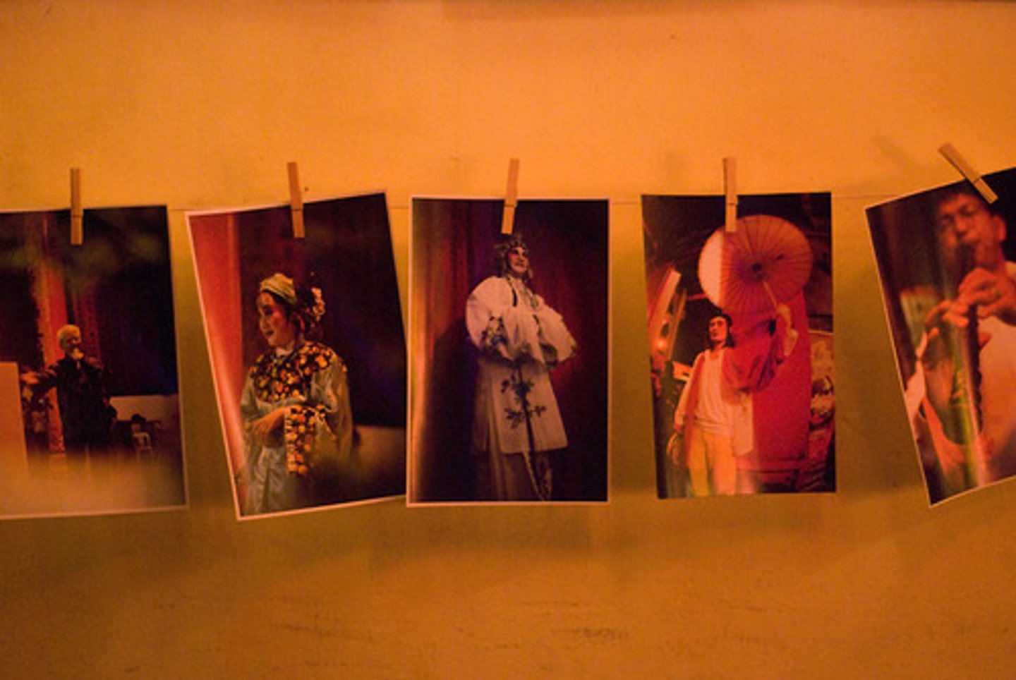 <p>zhàopiàn: picture, photo</p>