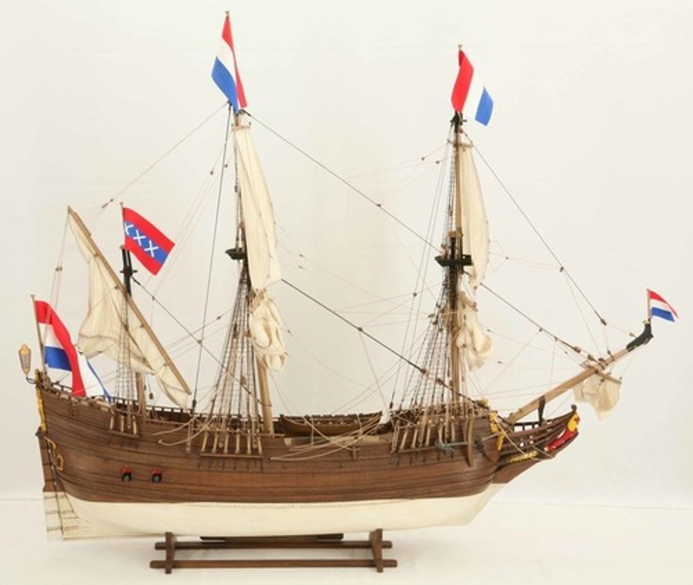 <p>Dutch sailing vessel that allowed them to control the Baltic trade; designed to facilitate transoceanic delivery with max space and crew efficiency; used from 16th to 17th centuries</p>