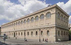 <p>Engineer&apos;s Aesthetic Architect(s): Henri Labrouste Date: 1855 - 1896 Windows with various sizes Expressive cast-iron structure Mottos on the walls 2 Hidden buttresses Hidden staircase and circulations natural light contemporary use</p>