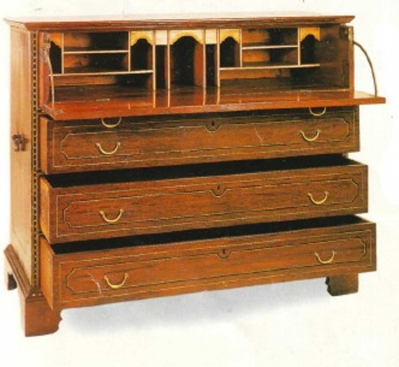 <p>Desk or writing table.</p>