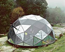 <p>domed houses that are very hippie like</p>