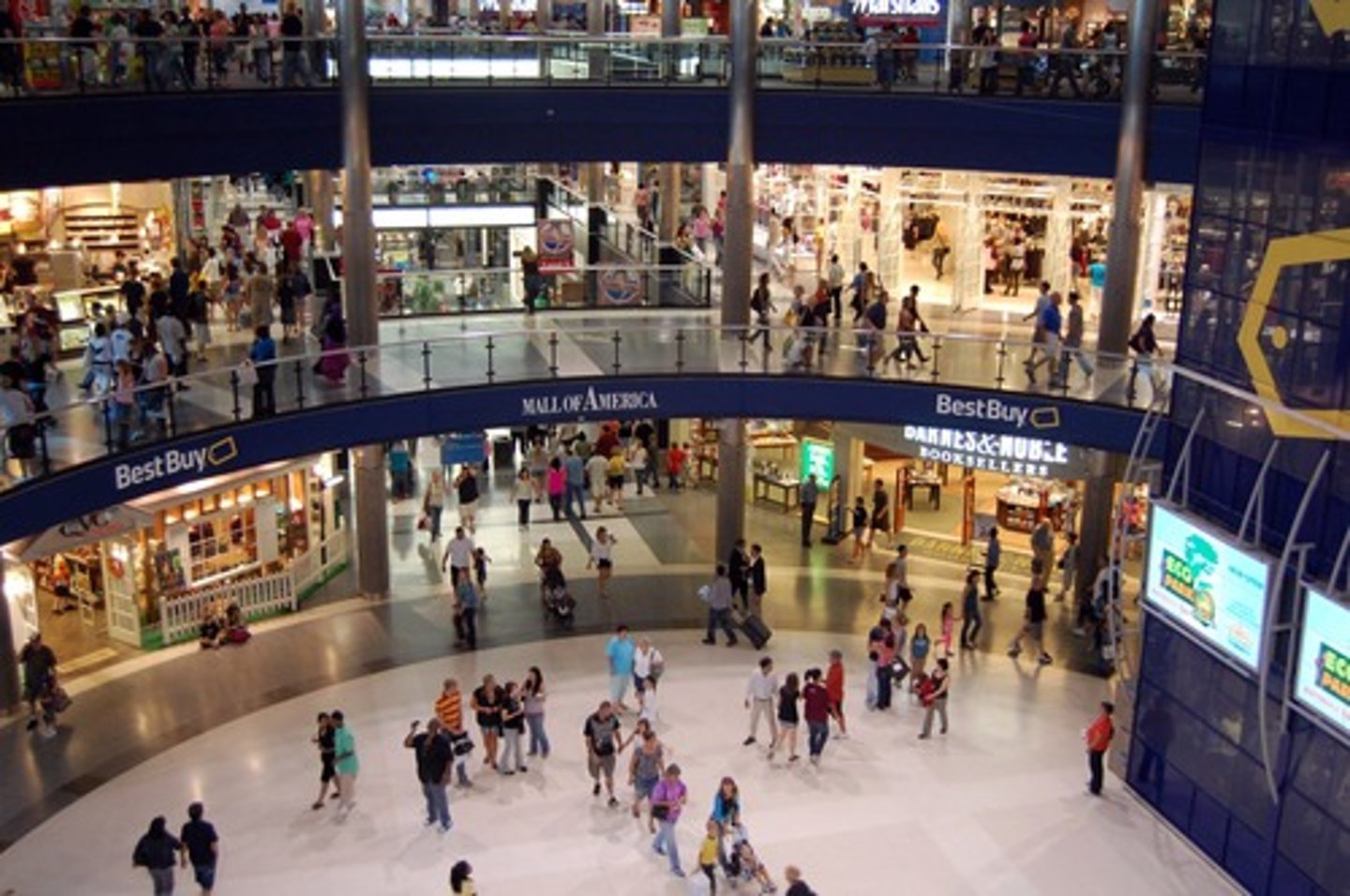 <p>(n.) a large shopping center with many individual stores</p>