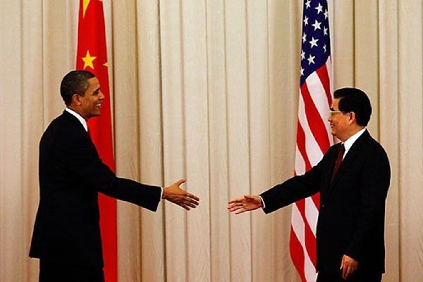 <p>A trade agreement between two countries. - Hiệp định thương mại song phương</p>