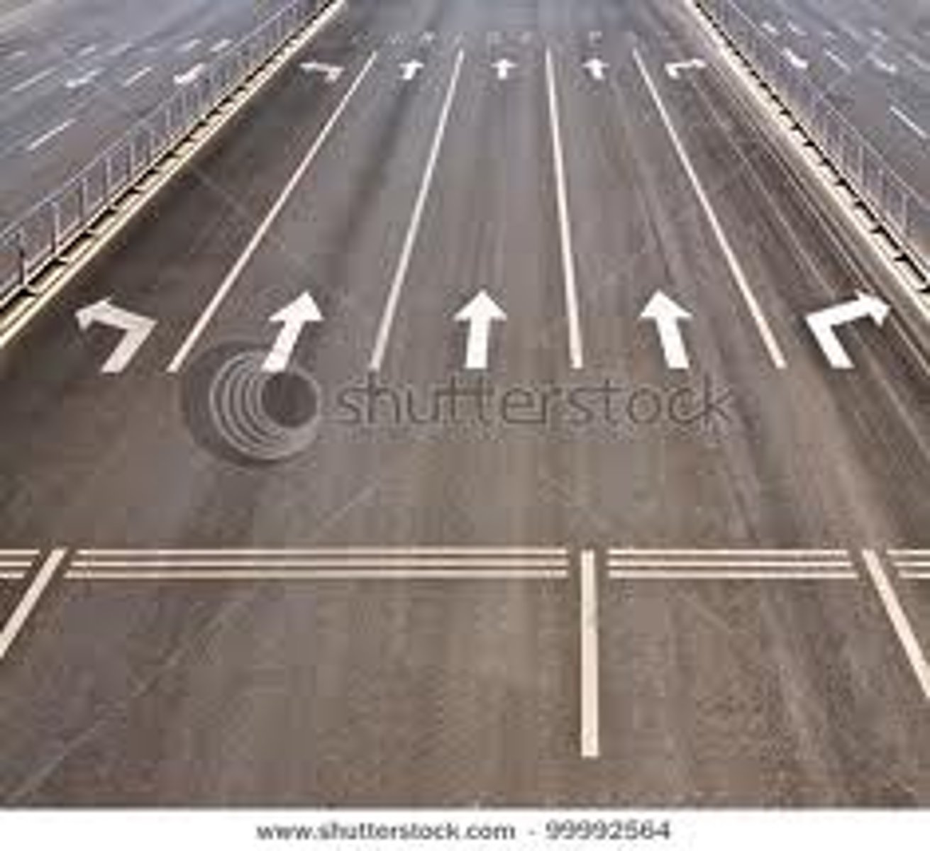 <p>(adj) rộng, bao la, mênh mông</p>