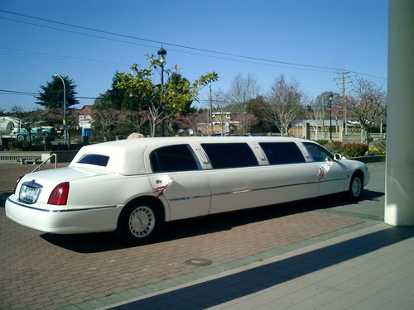 <p>(n) xe limousine</p>