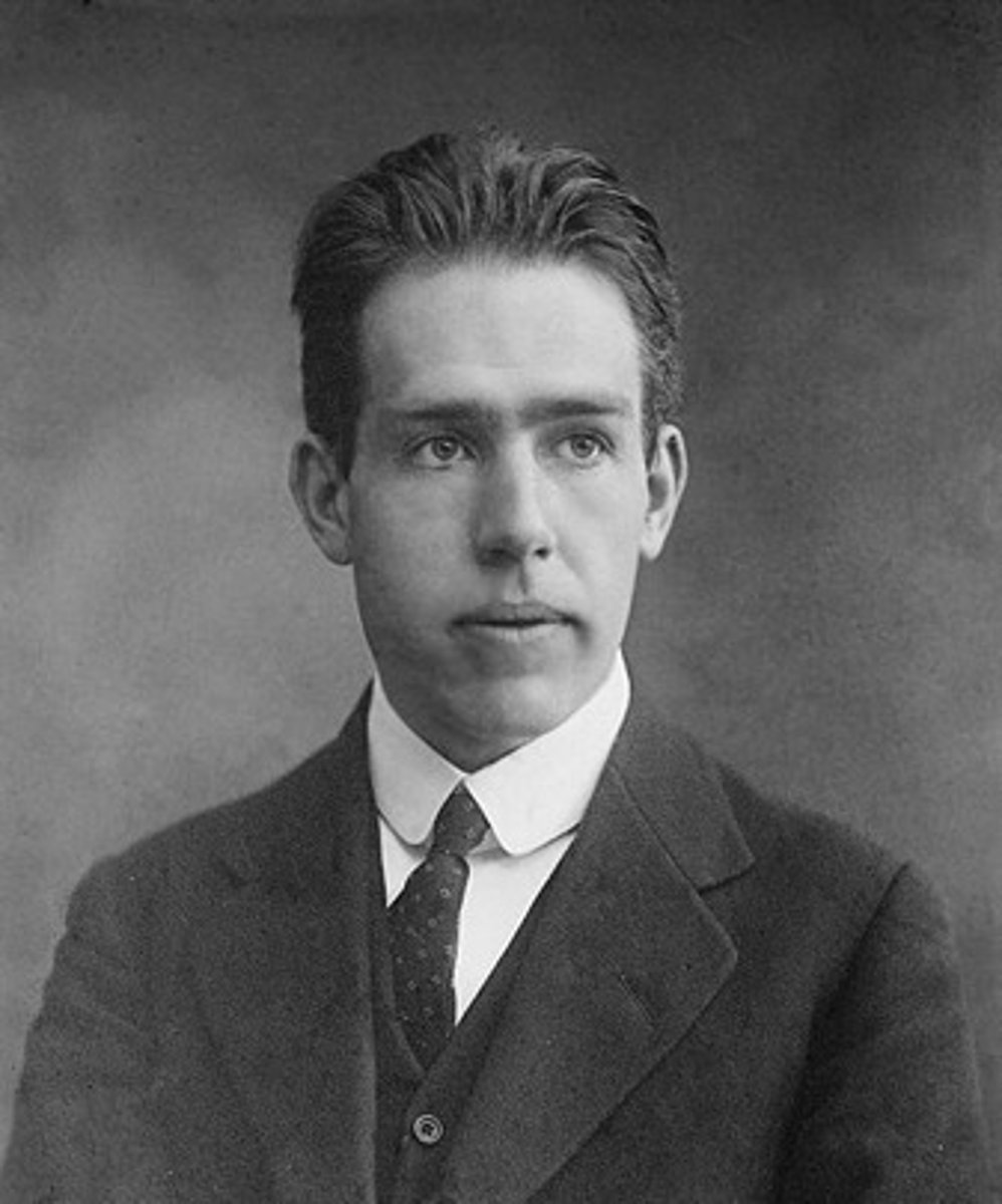 <p>A theory in modern physics used for objects smaller than can be seen with a microscope.</p>