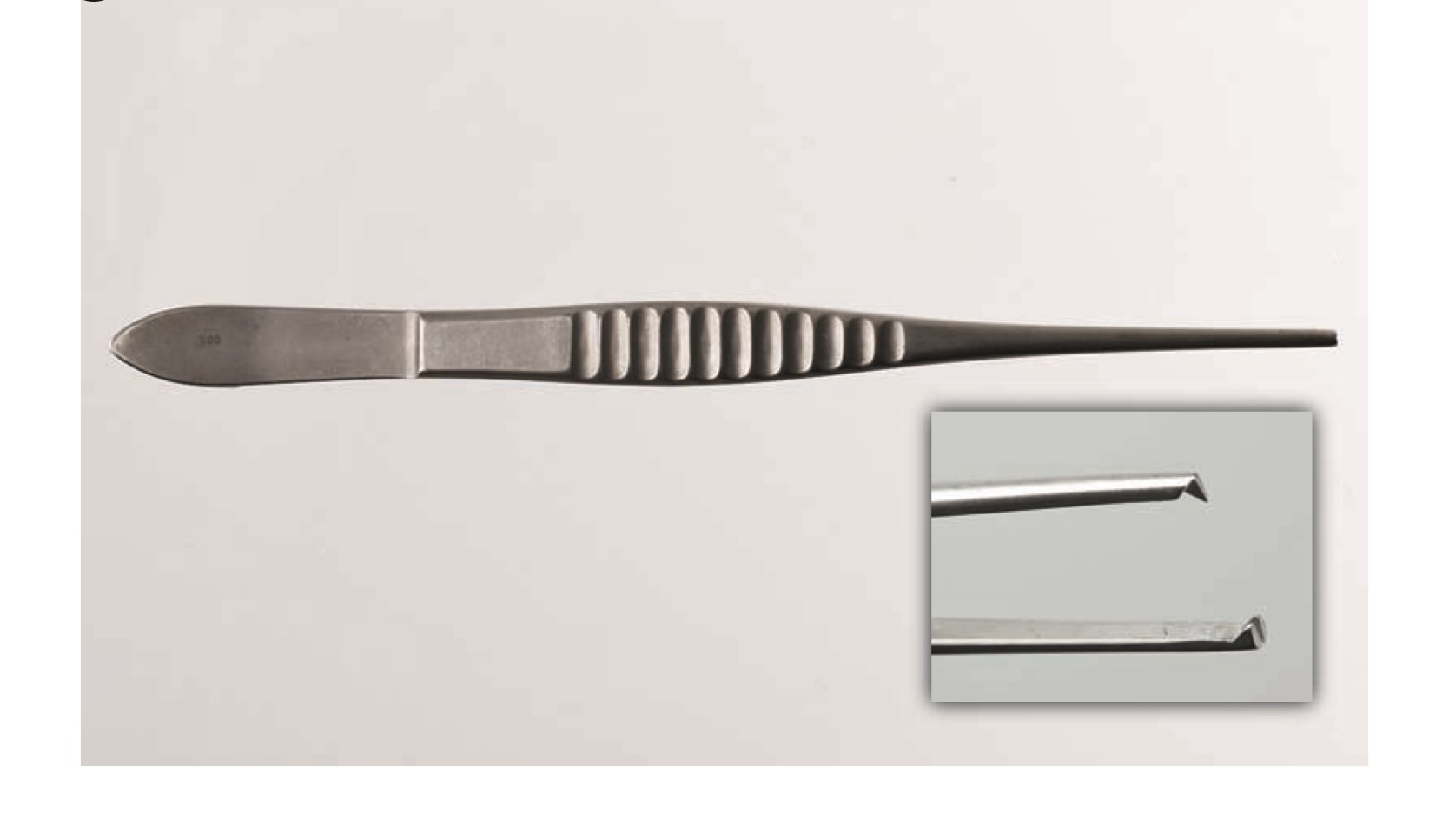 <p>Rat tooth forceps</p>