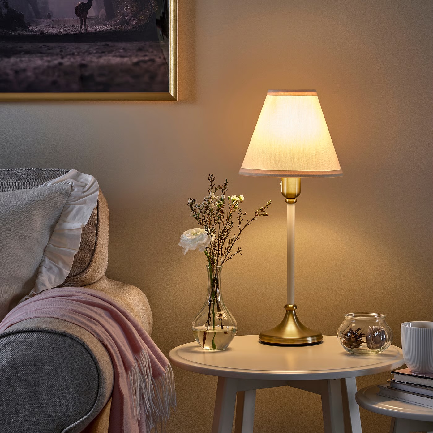 <p>Lamp (n)</p>