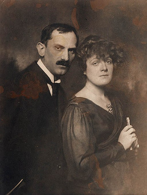 <p>Tanner Ilona</p>