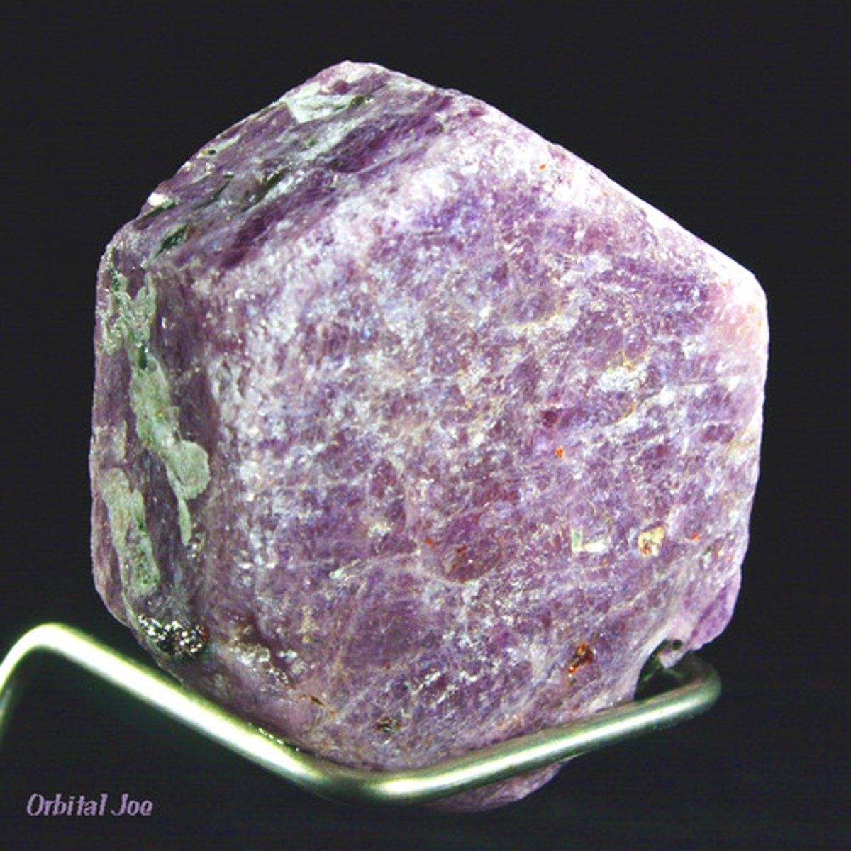 <p>Oxide/Hydroxide family mineral</p>