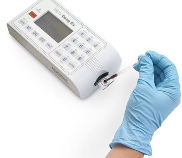 <p>3 or more of the following lab changes AND consistent clinical signs:</p><p>-thrombocytopenia</p><p>-prolonged PT</p><p>-prolonged PTT</p><p>-reduced fibrinogen</p><p>-elevated D-dimers (FDP)</p><p>TEG used to identify hypercoagulable state</p>