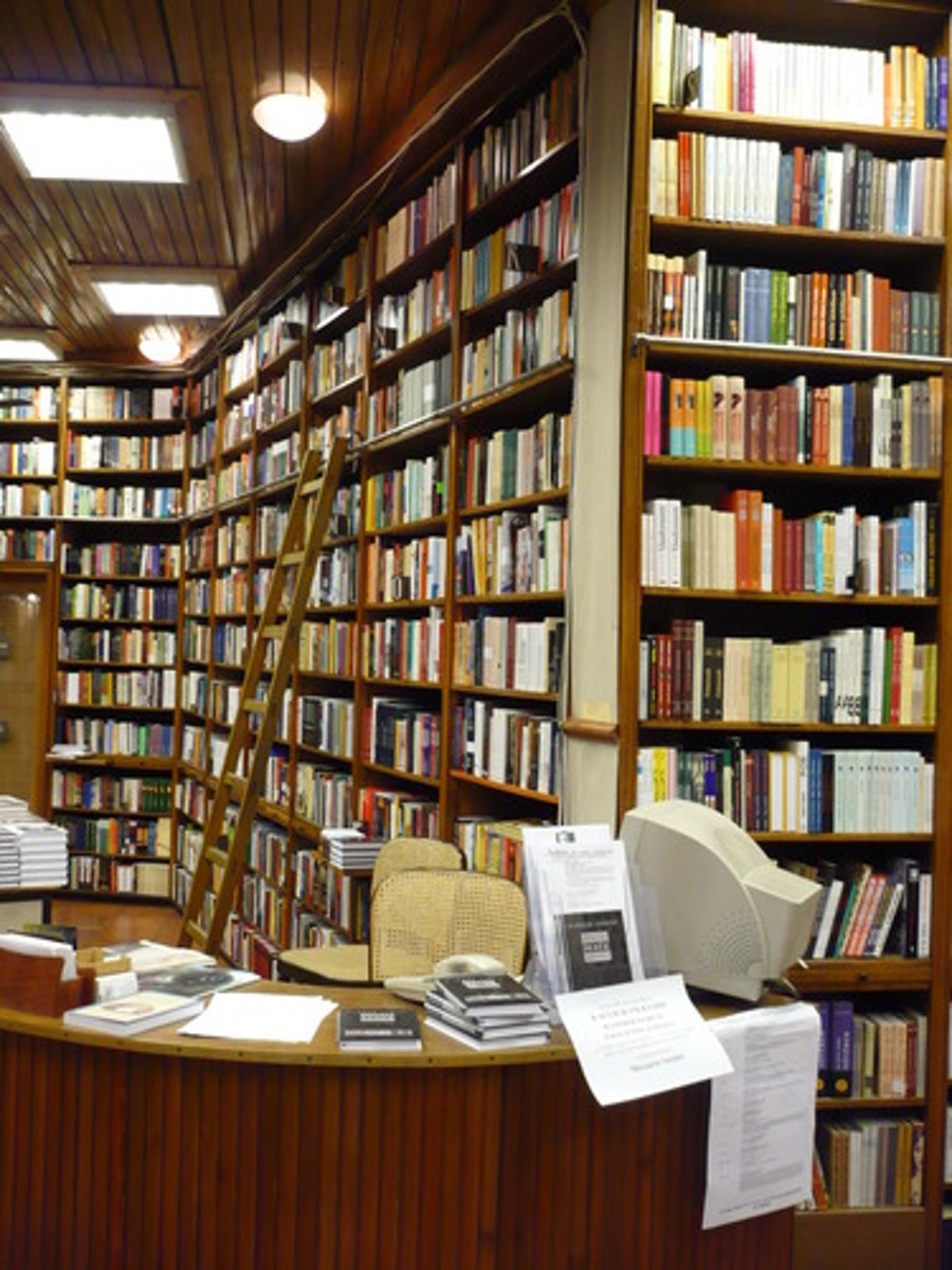 <p>наявний</p>