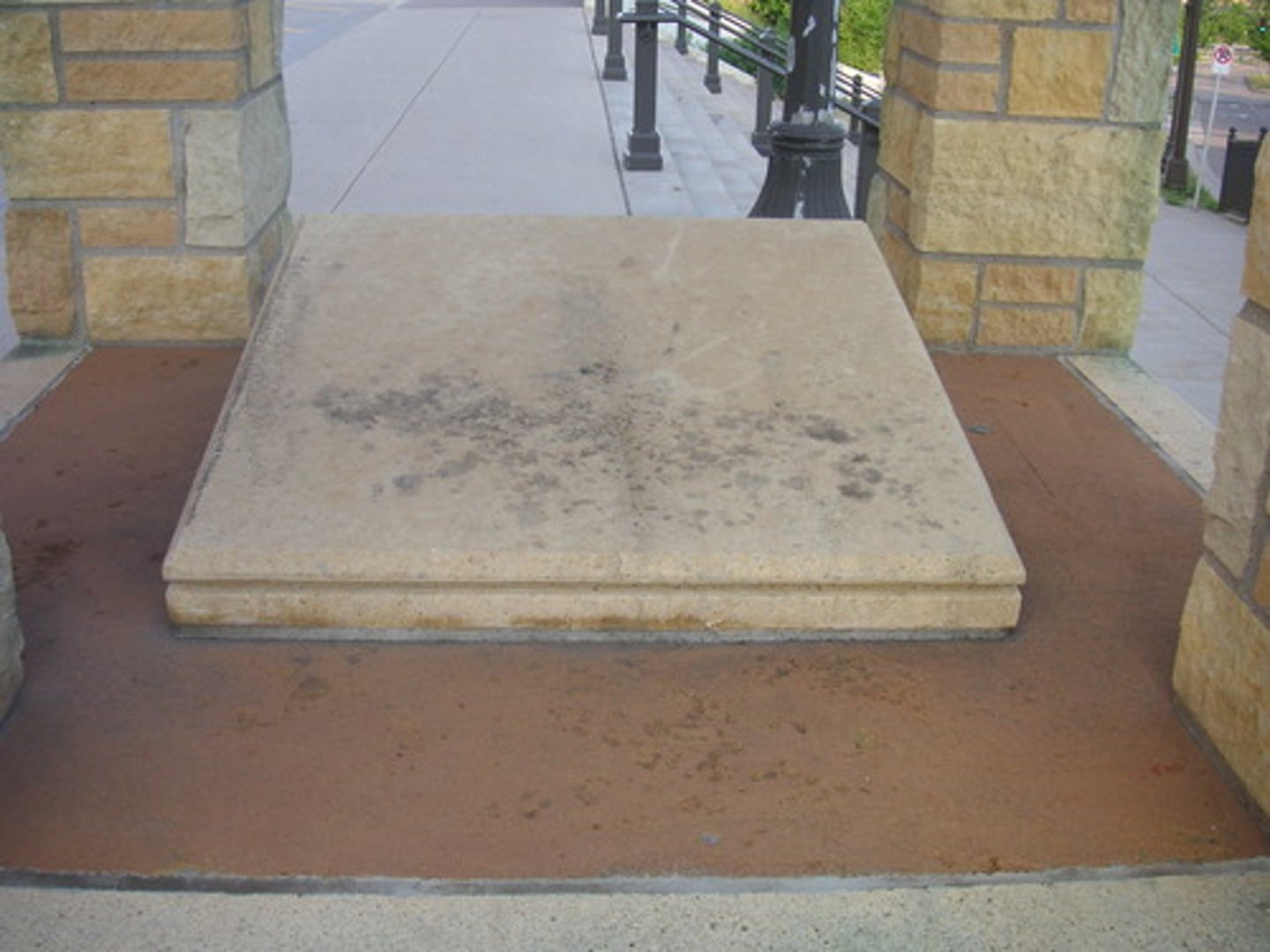 <p>John Locke's concept of the mind as a blank sheet ultimately bombarded by sense impressions that, aided by human reasoning, formulate ideas.</p>