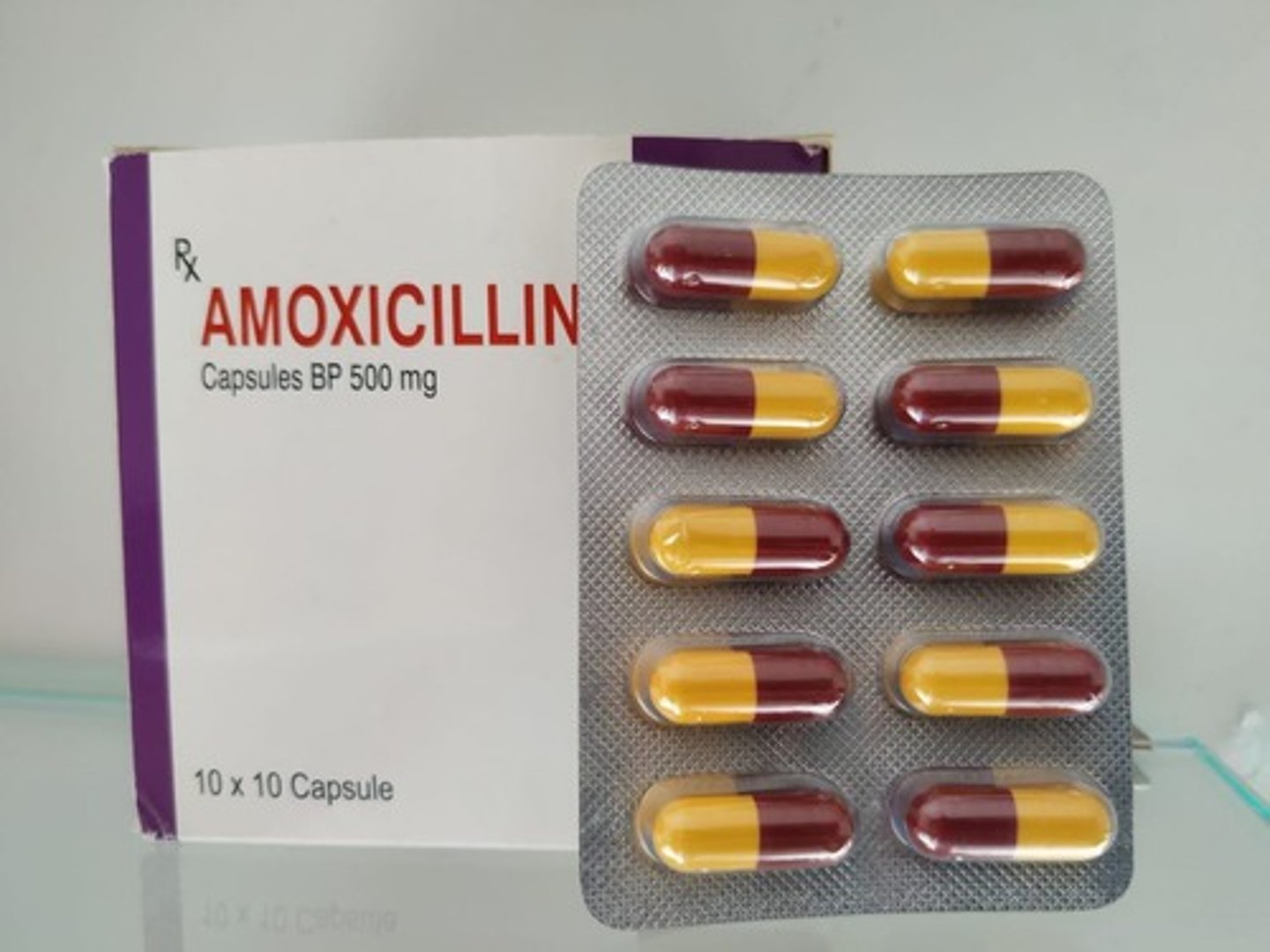 <p>Treats broad-spectrum infections caused by gram-positive cocci and bacilli (ear and throat infections and UTIs)</p>