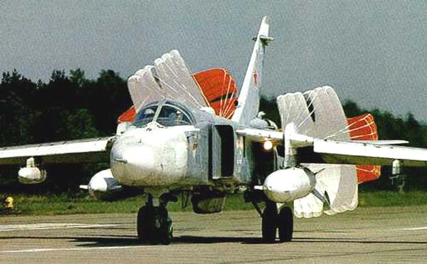 <p>FENCER E, Sukhoi Su-24MR Су-24МР (Recon, Rectangular intakes, variable sweep wings, Centreline pod, Dielectric panel on nose)</p>