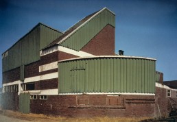 <p>every building strategically placed</p><p>human height windows</p><p>round barn design</p>