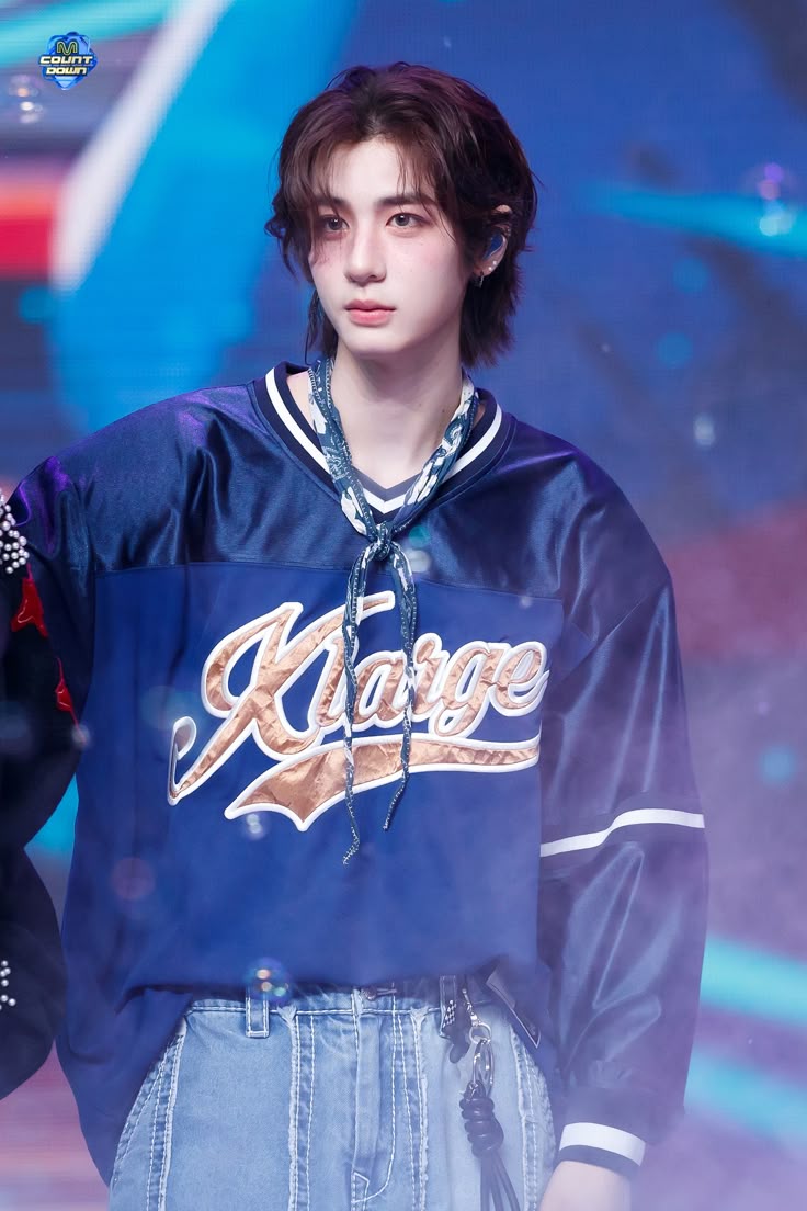 <p>How does Kamala Das use simplicity to convey deep emotions?</p>