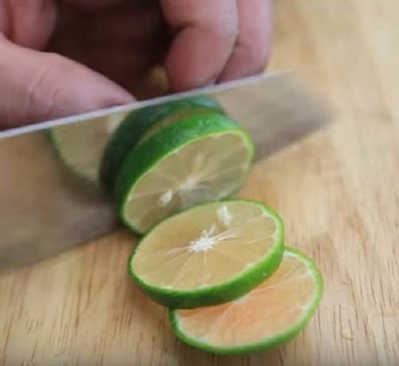 <p>cắt mỏng, thái</p>