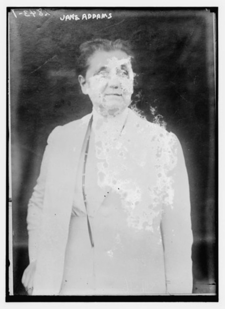 <p>the founder of Hull House, which provided English lessons for immigrants, daycares, and child care classes</p>