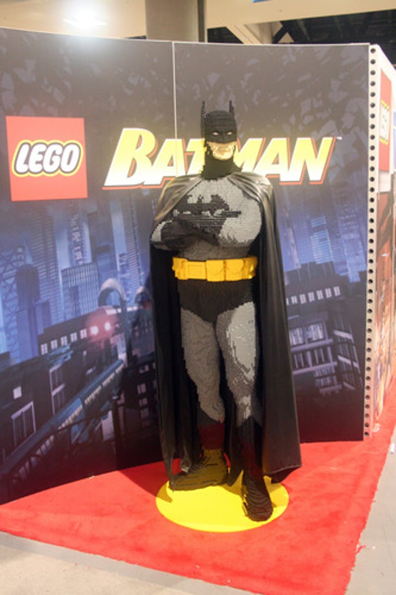 <p>un hombre que que rescata</p><p>(hero)</p>