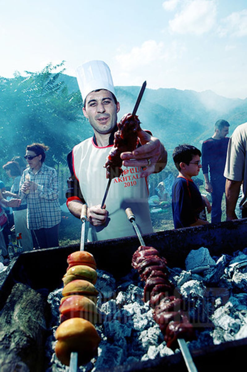 <p>to have a barbecue</p>
