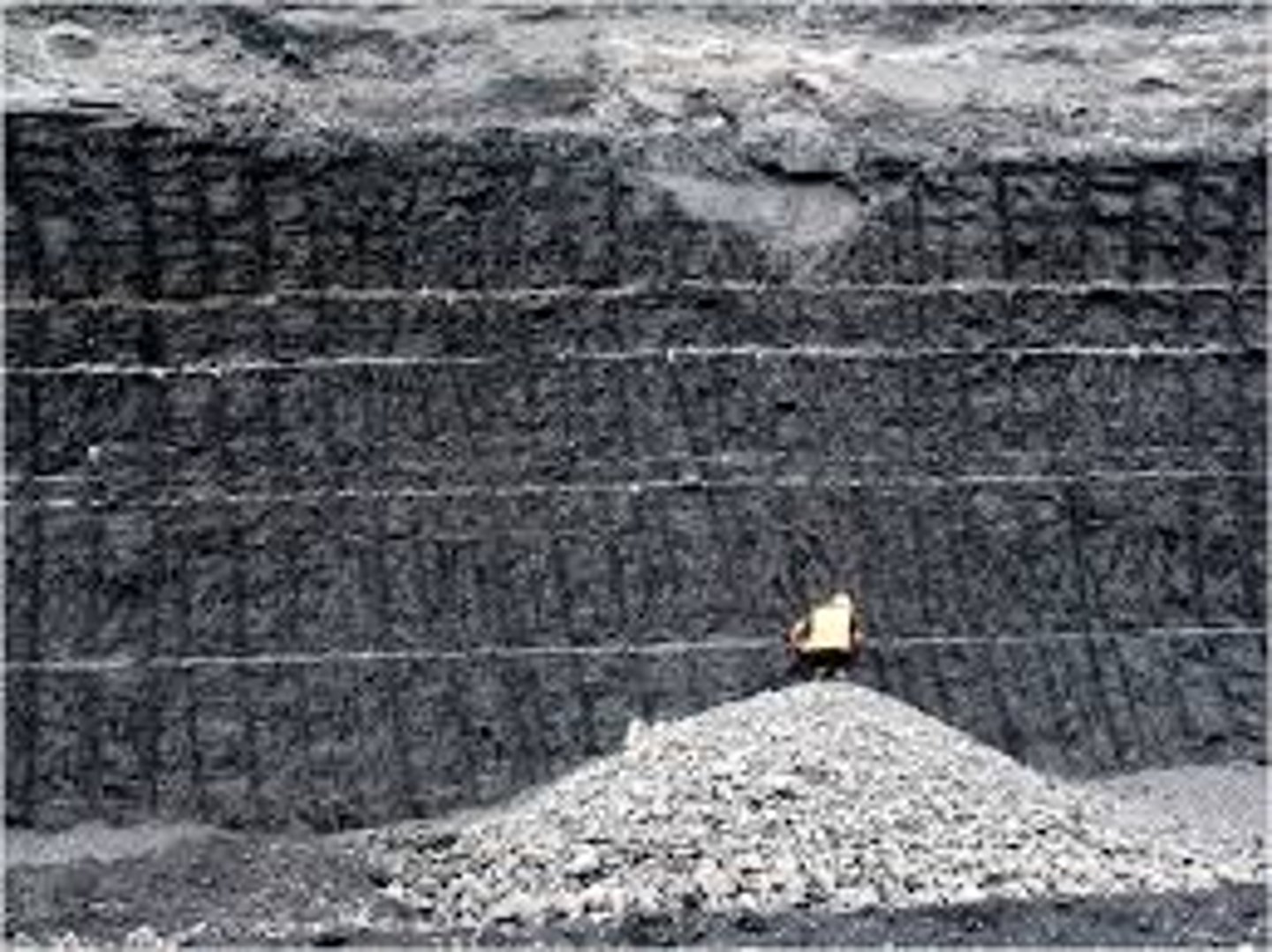 <p>coal is found in these layered formations</p>
