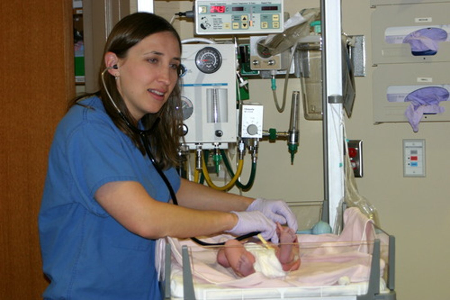 <p>doctor (female)</p>